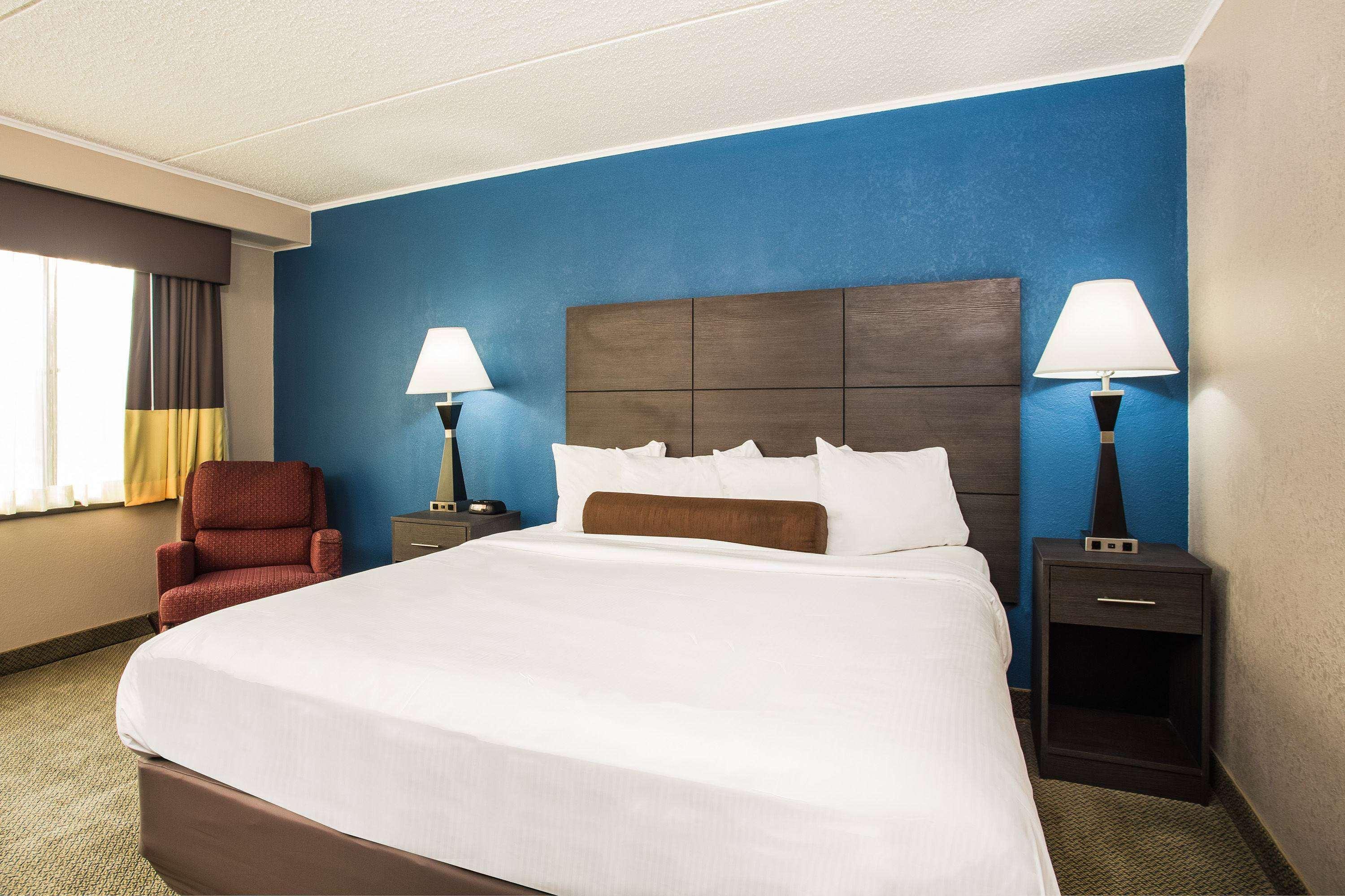 Hotel Baymont By Wyndham Appleton Exterior foto